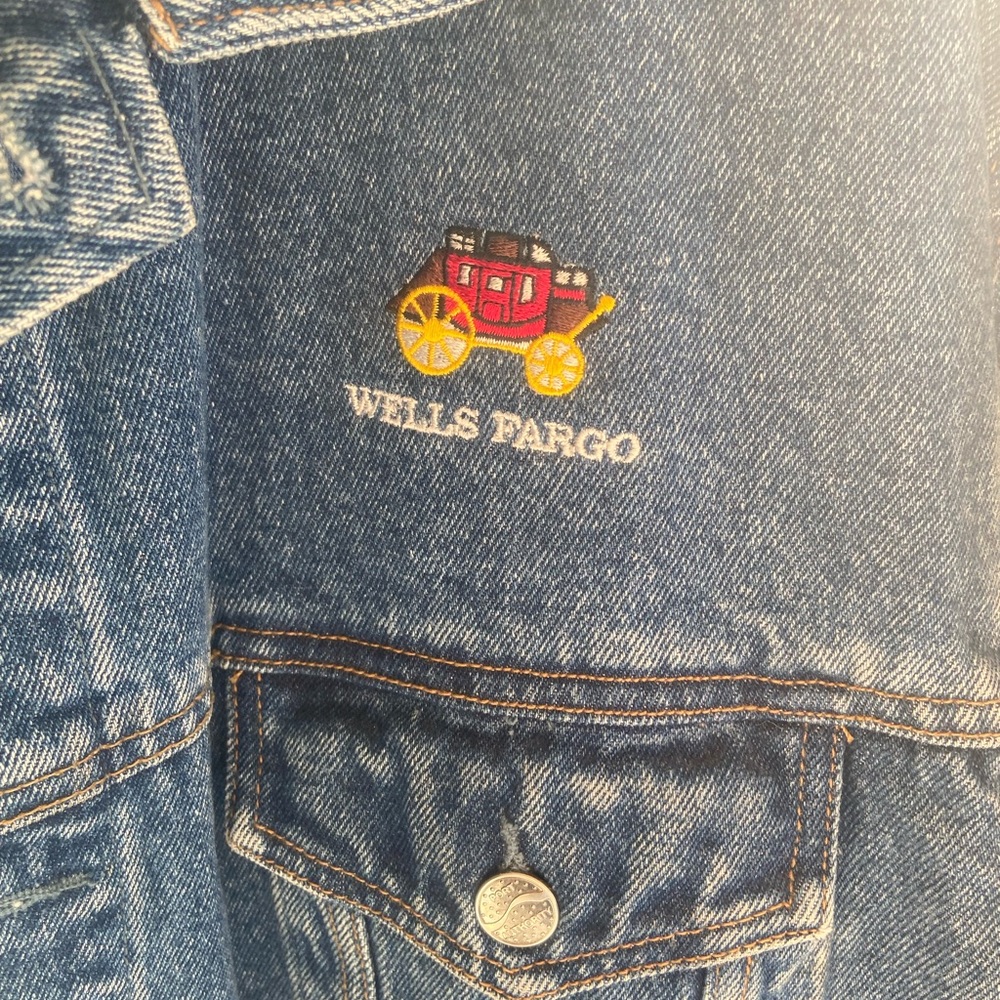Vintage embroidered Wells Fargo port authority heavyweight denim jacket - Picture 2 of 4